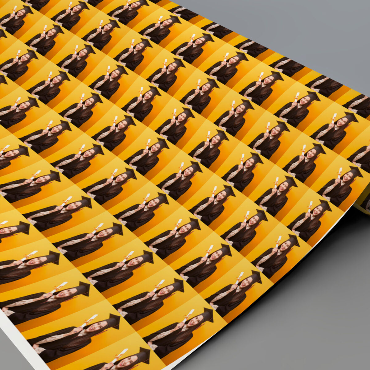 Gifting paper - selfie <br><em>Small tiled image or logo</em> - Image 2
