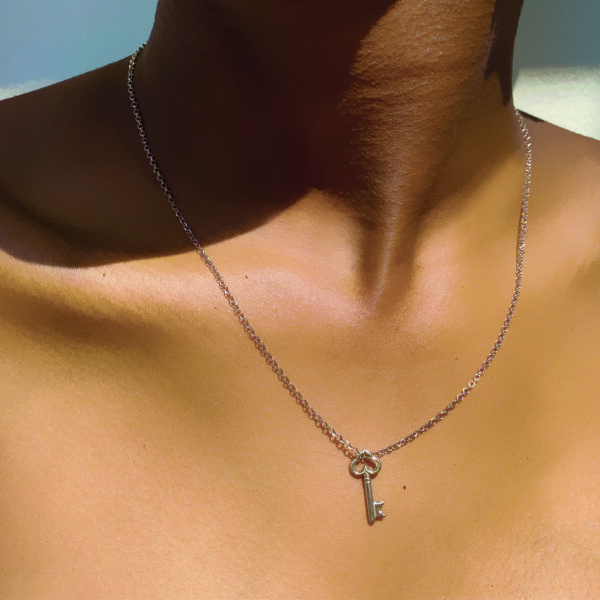 Pendant in customised box <br><em>silver key</em>