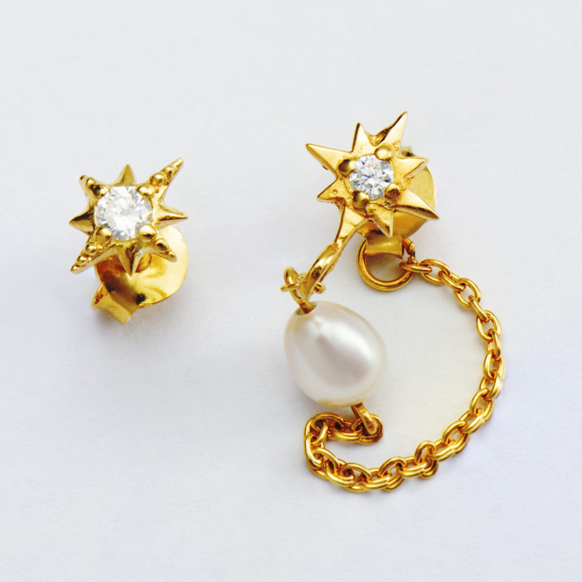 Earrings in customised box <br><em>mismatched stars & pearl</em>