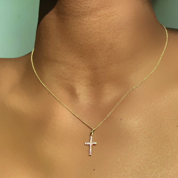 Pendant in customised box <br><em>sparkle cross</em>