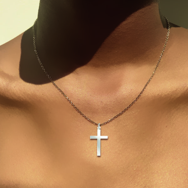 Pendant in customised box <br><em>silver cross</em>